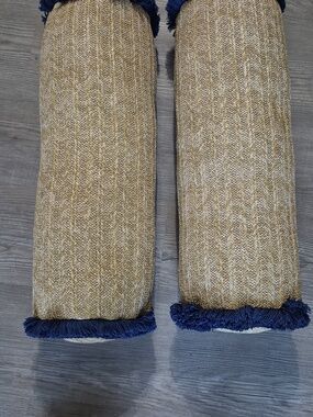 2 Tommy Bahama Faux Straw Indoor/outdoorAccent Bolster Pillows. 20x7